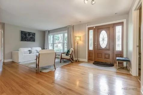 310 South Summit Street Wheaton IL 60187