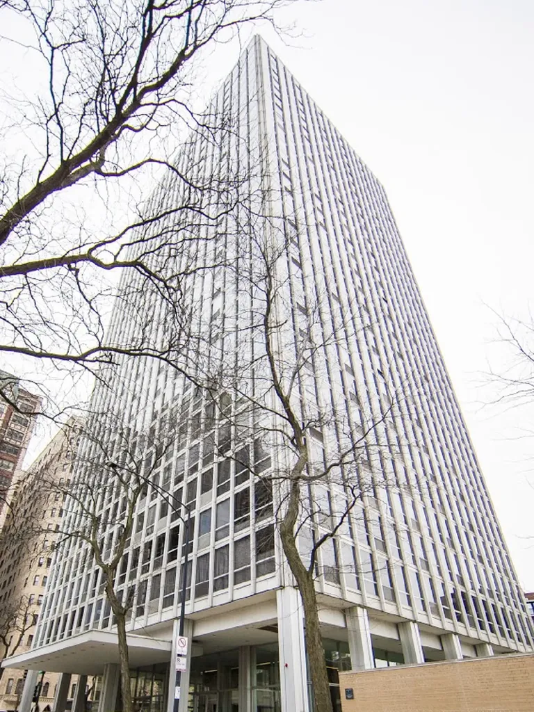 2400 North Lakeview Avenue Chicago IL 60614