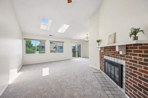 124 West Morningside Lane Buffalo Grove IL 60089