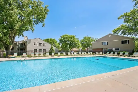 124 West Morningside Lane Buffalo Grove IL 60089