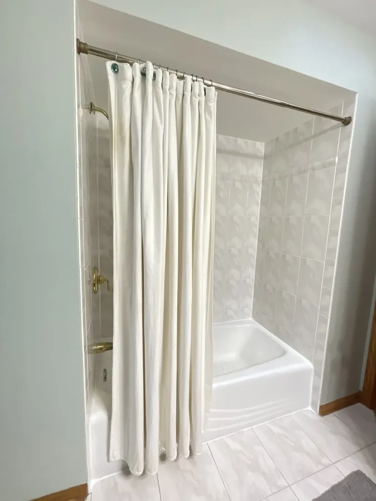 7051 West 64th Place Chicago IL 60638
