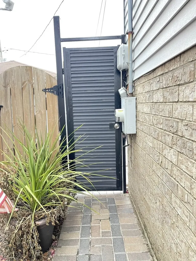 7051 West 64th Place Chicago IL 60638