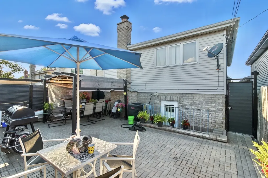 7051 West 64th Place Chicago IL 60638