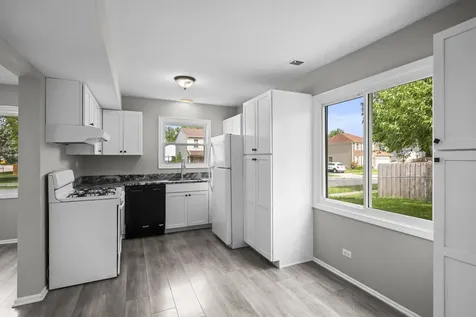 5039 Chambers Drive Hoffman Estates IL 60010