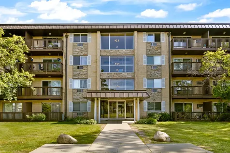 2214 South Goebbert Road Arlington Heights IL 60005