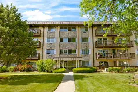 2214 South Goebbert Road Arlington Heights IL 60005