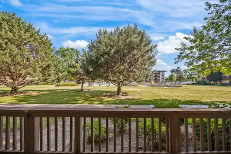2214 South Goebbert Road Arlington Heights IL 60005