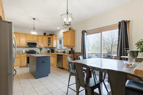 398 Essex Drive Oswego IL 60543