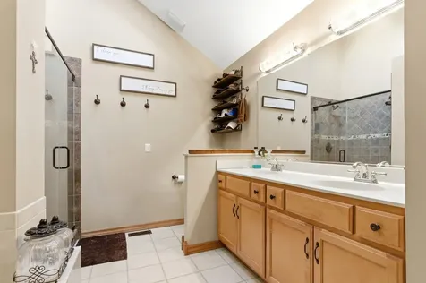 398 Essex Drive Oswego IL 60543