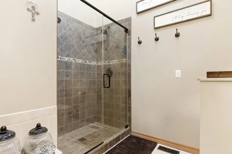 398 Essex Drive Oswego IL 60543