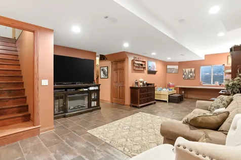 398 Essex Drive Oswego IL 60543