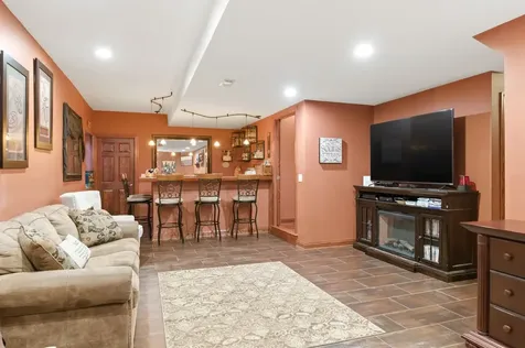 398 Essex Drive Oswego IL 60543