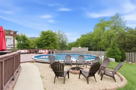 398 Essex Drive Oswego IL 60543