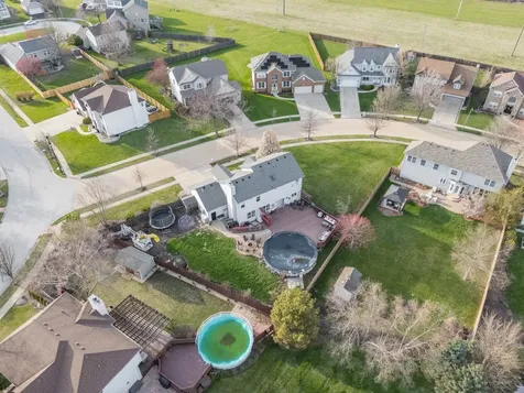 398 Essex Drive Oswego IL 60543