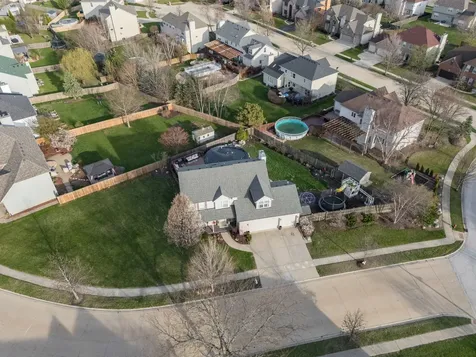 398 Essex Drive Oswego IL 60543