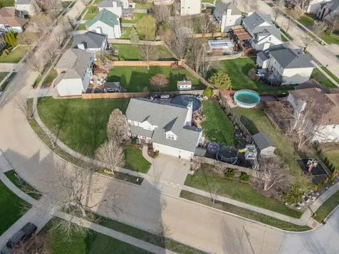 398 Essex Drive Oswego IL 60543