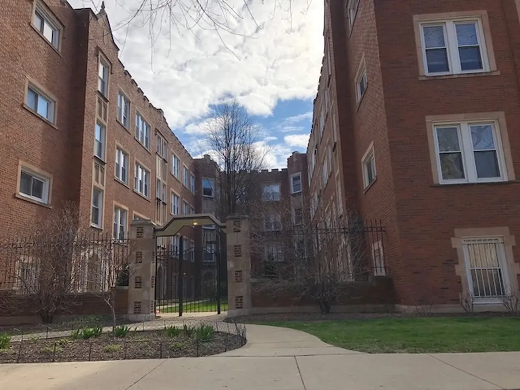 4427 North Lawndale Avenue Chicago IL 60625