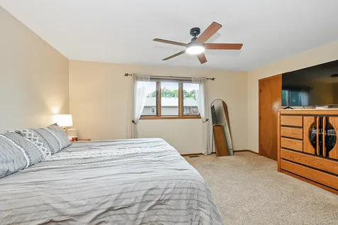 14421 Lamon Court Midlothian IL 60445