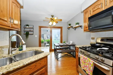 14421 Lamon Court Midlothian IL 60445