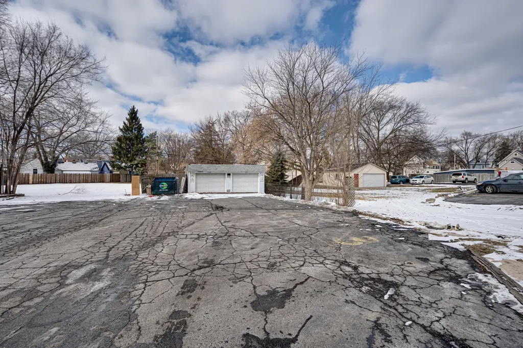 426 North Lake Street Aurora IL 60506