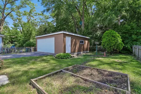 91 Bay Road Fox Lake IL 60020