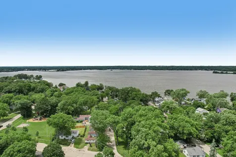 91 Bay Road Fox Lake IL 60020