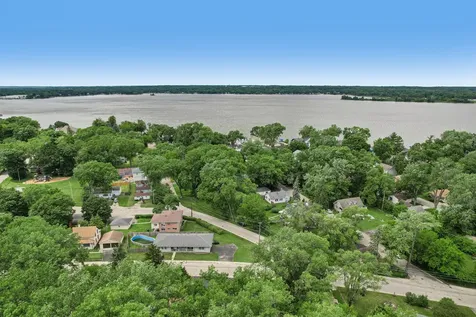 91 Bay Road Fox Lake IL 60020