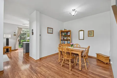 502 Heritage Court St. Charles IL 60175