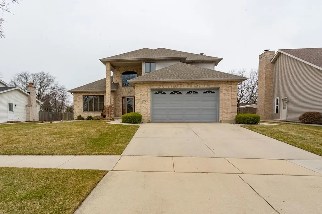 902 Somerset Drive Carol Stream IL 60188
