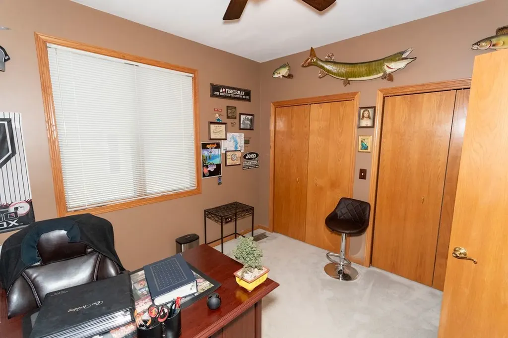 902 Somerset Drive Carol Stream IL 60188
