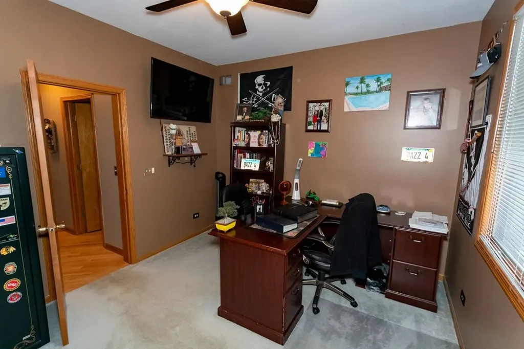 902 Somerset Drive Carol Stream IL 60188