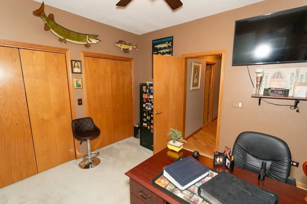 902 Somerset Drive Carol Stream IL 60188