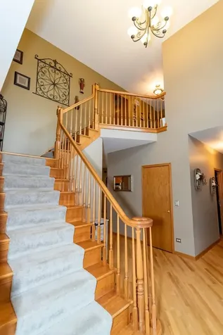 902 Somerset Drive Carol Stream IL 60188