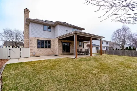 902 Somerset Drive Carol Stream IL 60188