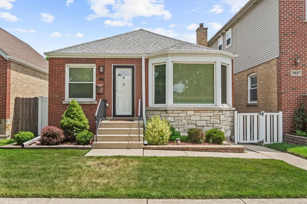 5041 North New England Avenue Chicago IL 60656