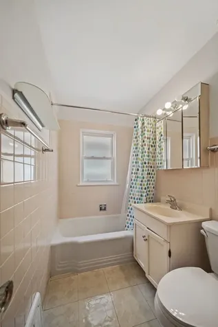 5041 North New England Avenue Chicago IL 60656