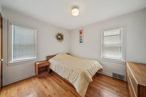 5041 North New England Avenue Chicago IL 60656