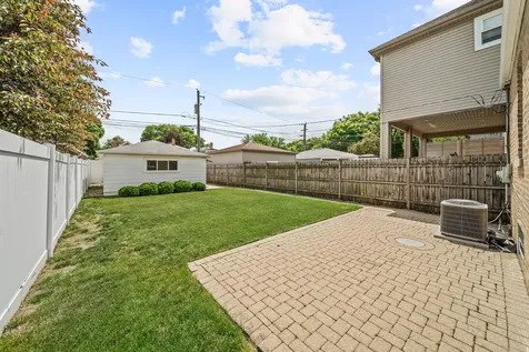 5041 North New England Avenue Chicago IL 60656