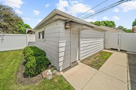 5041 North New England Avenue Chicago IL 60656