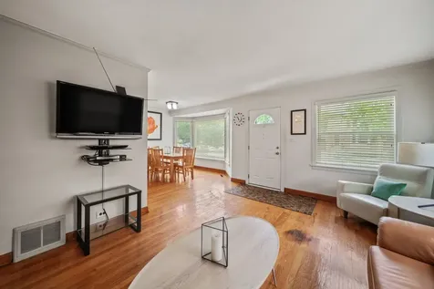 5041 North New England Avenue Chicago IL 60656