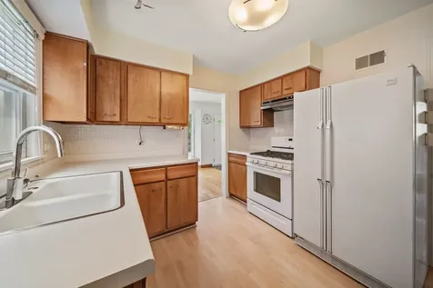 5041 North New England Avenue Chicago IL 60656