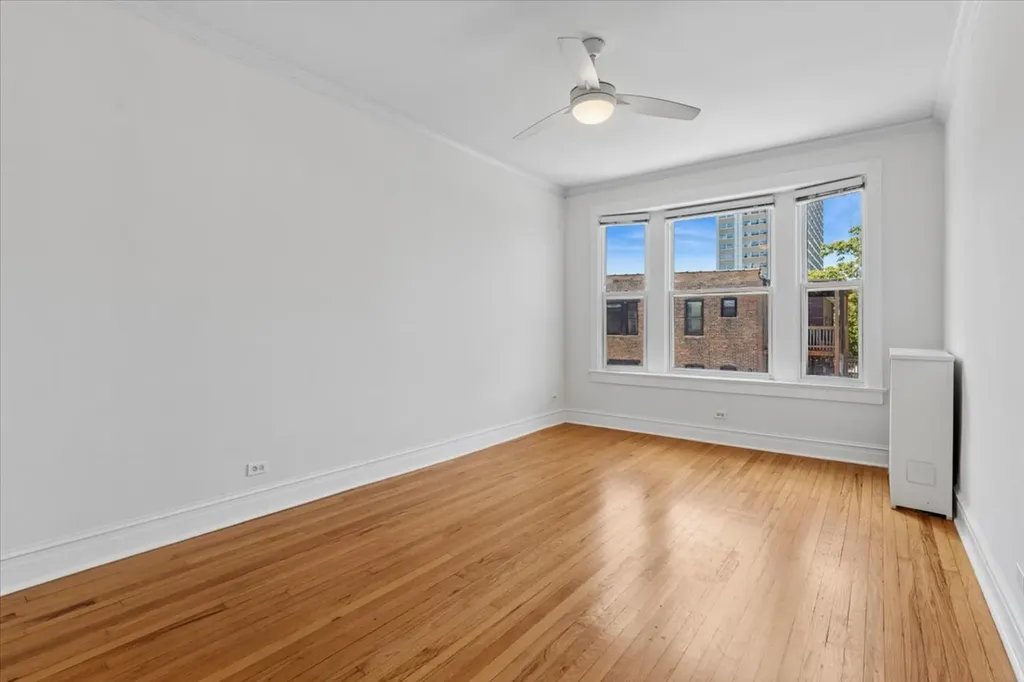 832 West Lakeside Place Chicago IL 60640