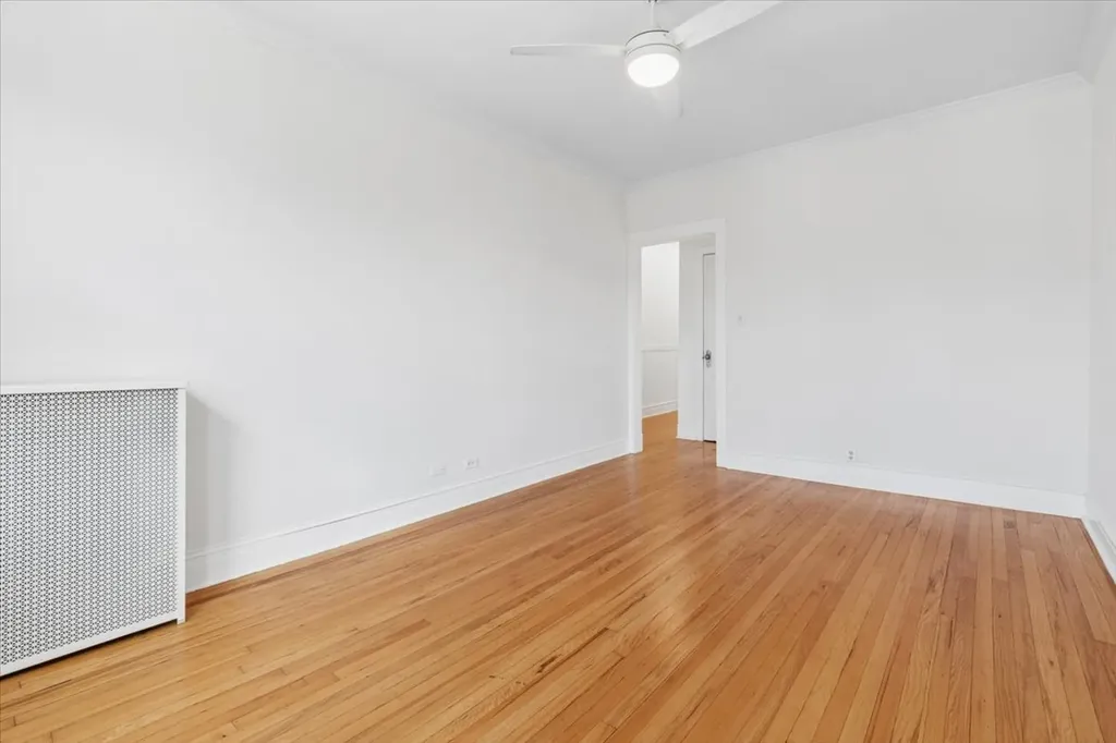 832 West Lakeside Place Chicago IL 60640