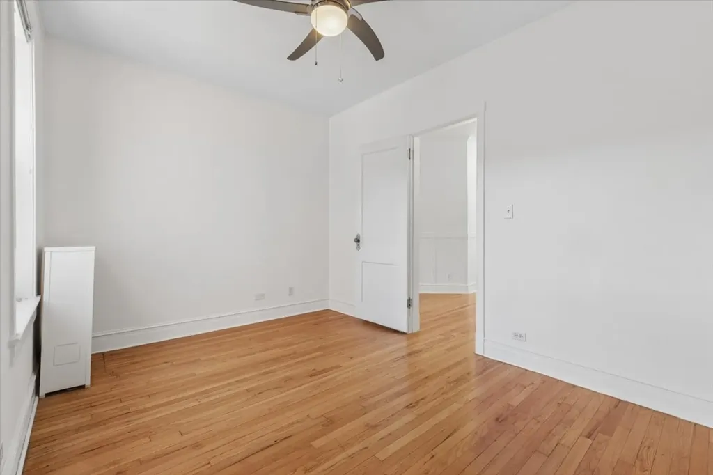 832 West Lakeside Place Chicago IL 60640