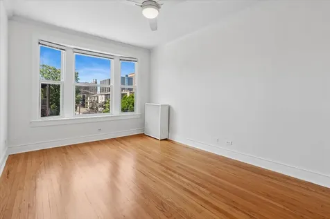832 West Lakeside Place Chicago IL 60640
