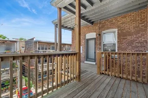 832 West Lakeside Place Chicago IL 60640
