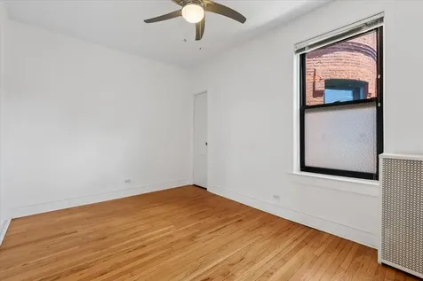 832 West Lakeside Place Chicago IL 60640