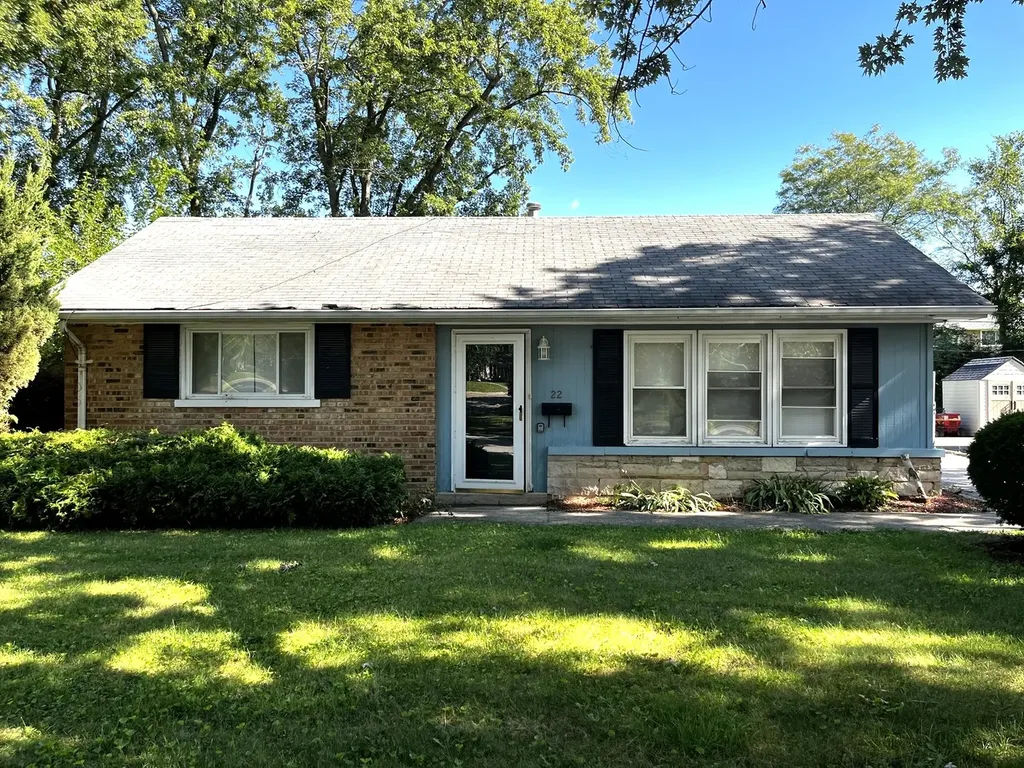 22 Apple Lane Park Forest IL 60466