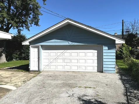 22 Apple Lane Park Forest IL 60466