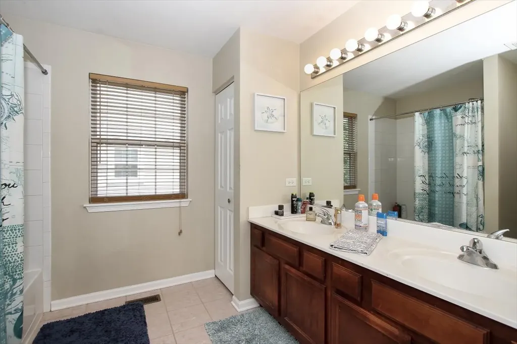 9844 Fairfield Road Huntley IL 60142